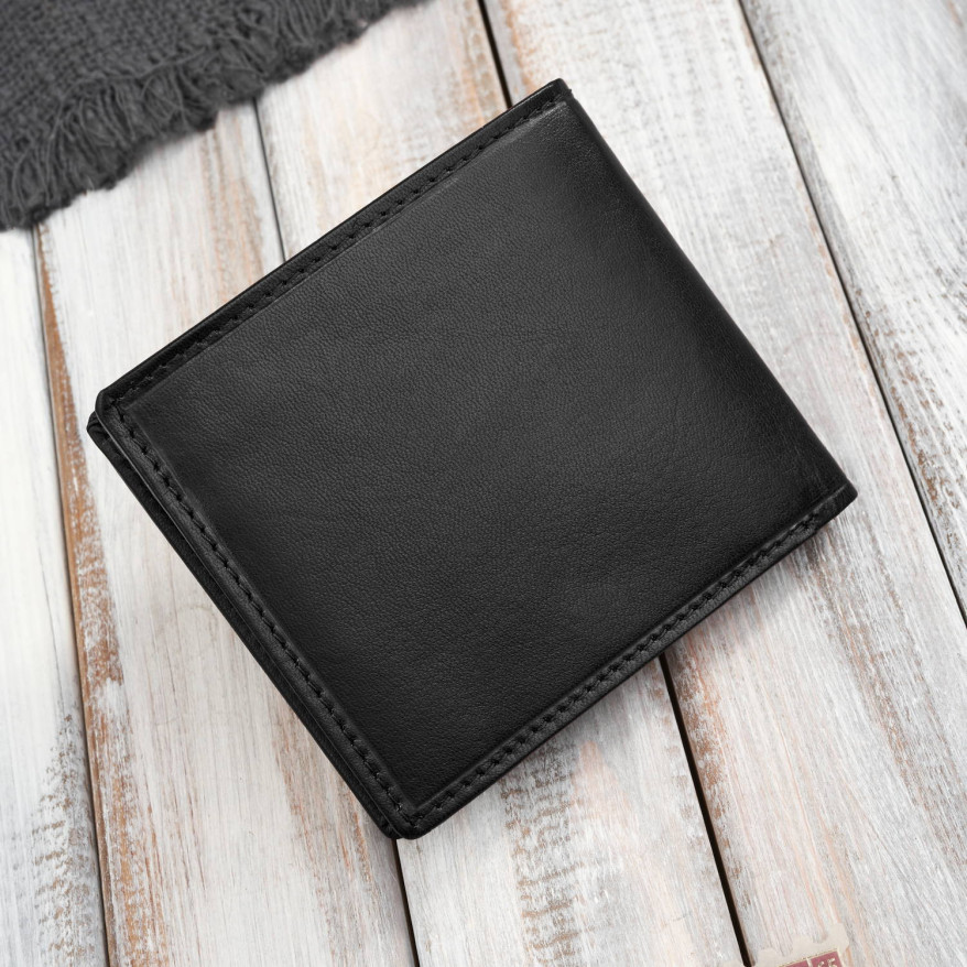 Klasyczny męski portfel skórzany w kolorze czarnym z ochroną RFID Paolo Peruzzi AL-17-BL