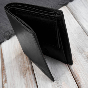 Klasyczny męski portfel skórzany w kolorze czarnym z ochroną RFID Paolo Peruzzi AL-17-BL