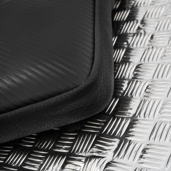 Saszetka męska skórzana na ramię z tłoczeniem typu carbon czarna AL-19-BL