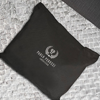 Saszetka męska skórzana na ramię z tłoczeniem typu carbon czarna AL-19-BL