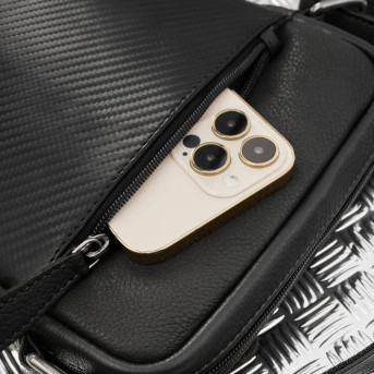 Saszetka męska skórzana na ramię z tłoczeniem typu carbon czarna AL-19-BL