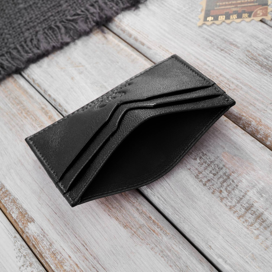 Etui na karty i wizytówki skórzane minimalistyczne praktyczne etui czarne Paolo Peruzzi T-150-BL