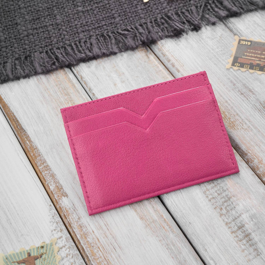 Etui na karty i wizytówki skórzane minimalistyczne praktyczne etui różowe Paolo Peruzzi T-150-PI