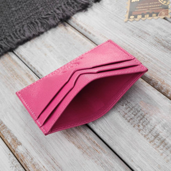 Etui na karty i wizytówki skórzane minimalistyczne praktyczne etui różowe Paolo Peruzzi T-150-PI