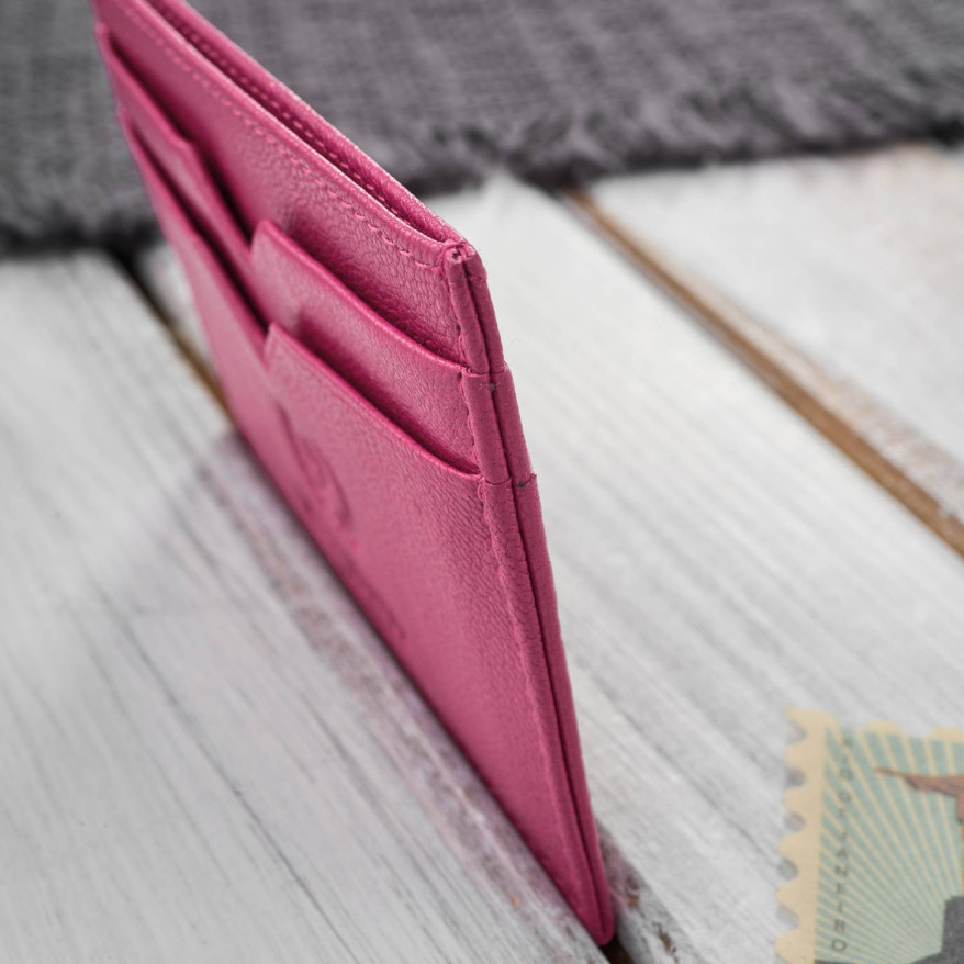 Etui na karty i wizytówki skórzane minimalistyczne praktyczne etui różowe Paolo Peruzzi T-150-PI