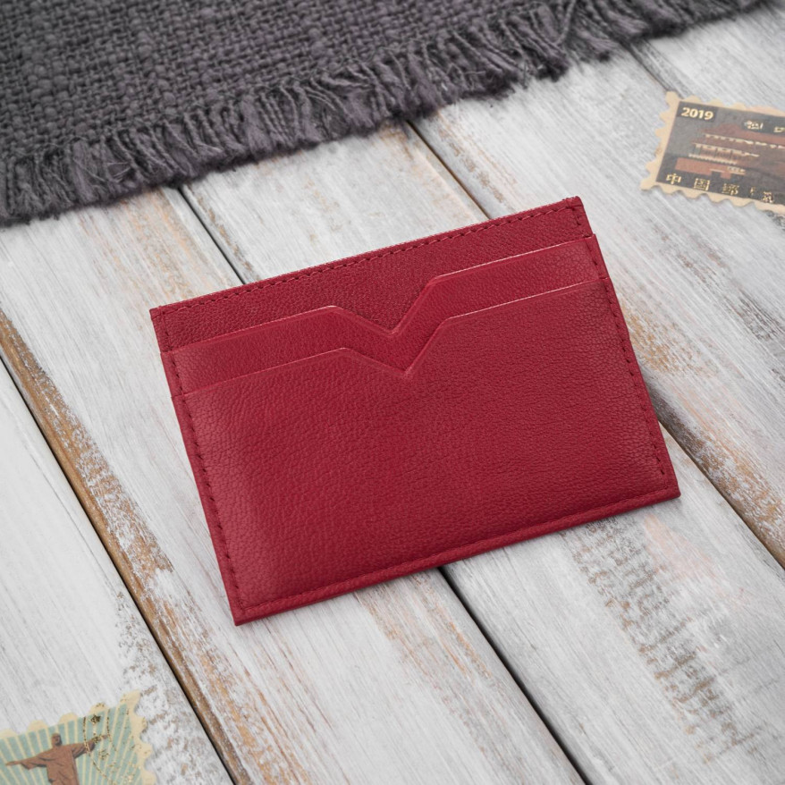 Etui na karty i wizytówki skórzane minimalistyczne praktyczne etui czerwone Paolo Peruzzi T-150-RD