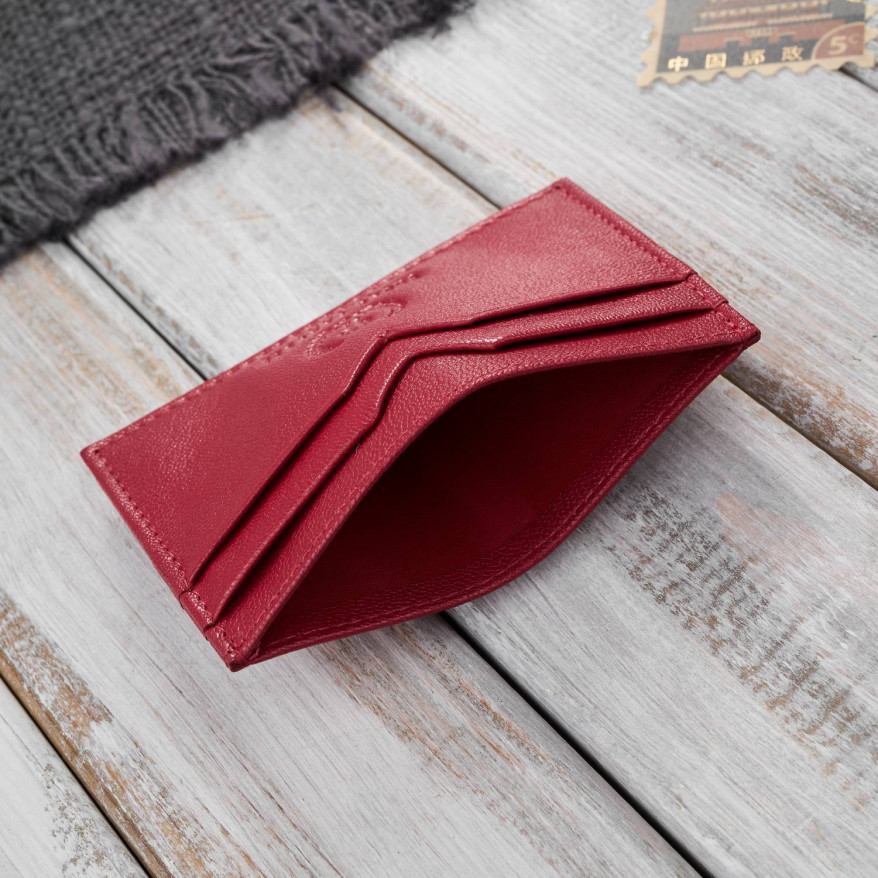 Etui na karty i wizytówki skórzane minimalistyczne praktyczne etui czerwone Paolo Peruzzi T-150-RD