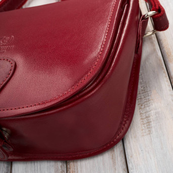 Torebka damska skórzana listonoszka ze skóry licowej czerwona T-39-KRD