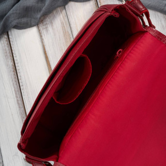 Torebka damska skórzana listonoszka ze skóry licowej czerwona T-39-KRD