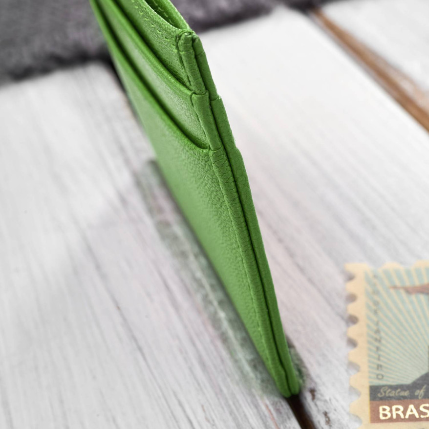 Etui na karty i wizytówki skórzane minimalistyczne praktyczne etui zielone T-151-GR