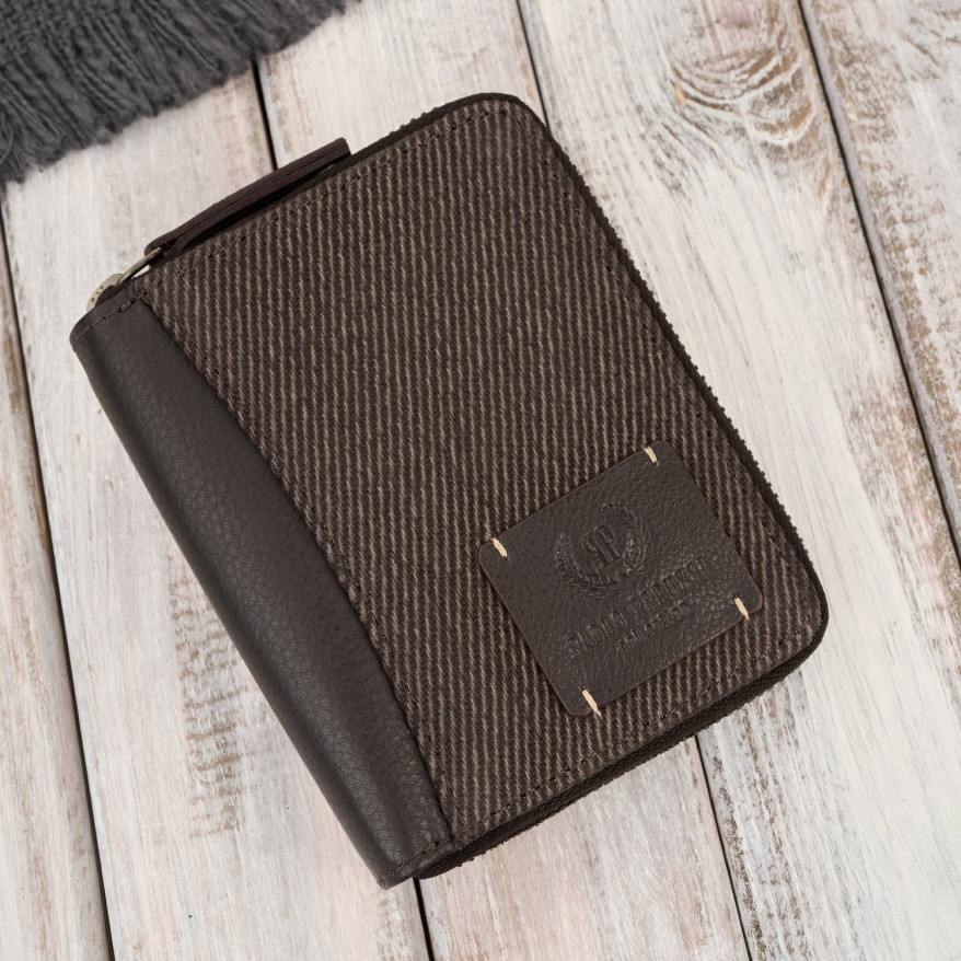 Portfel męski w orientacji pionowej brązowy bawełniany canvas i skóra naturalna AY-06-BR