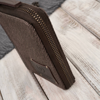 Portfel męski w orientacji pionowej brązowy bawełniany canvas i skóra naturalna AY-06-BR