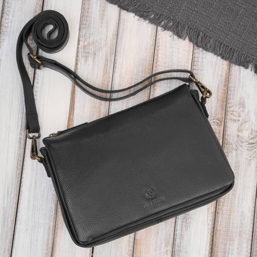 Torebka damska skórzana na ramię czarna kompaktowa listonoszka IM-04-BL