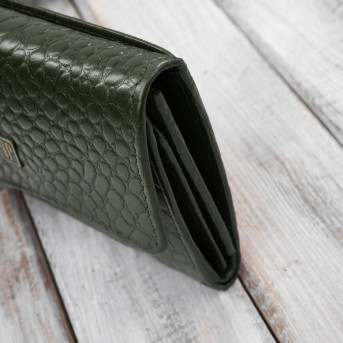 Portfel damski skórzany mały ciemnozielony croco w orientacji poziomej z RFID Paolo Peruzzi