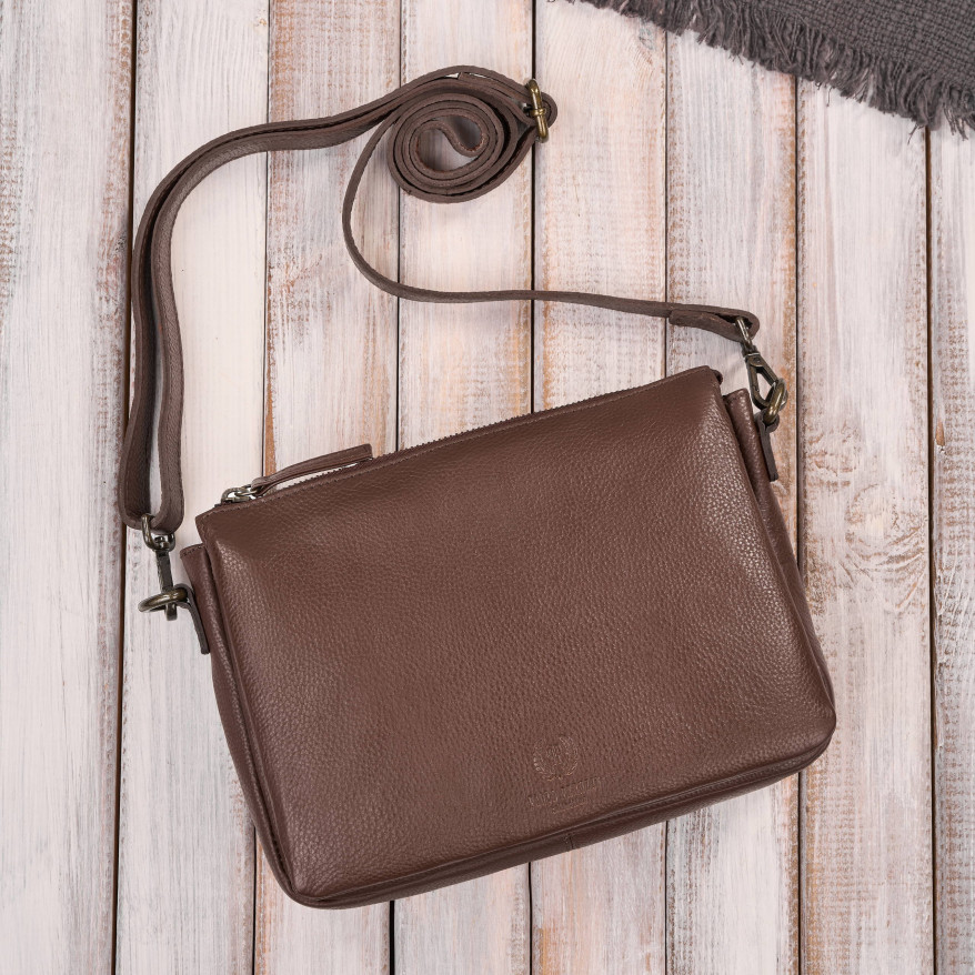 Torebka damska skórzana na ramię brązowa kompaktowa listonoszka IM-04-BR