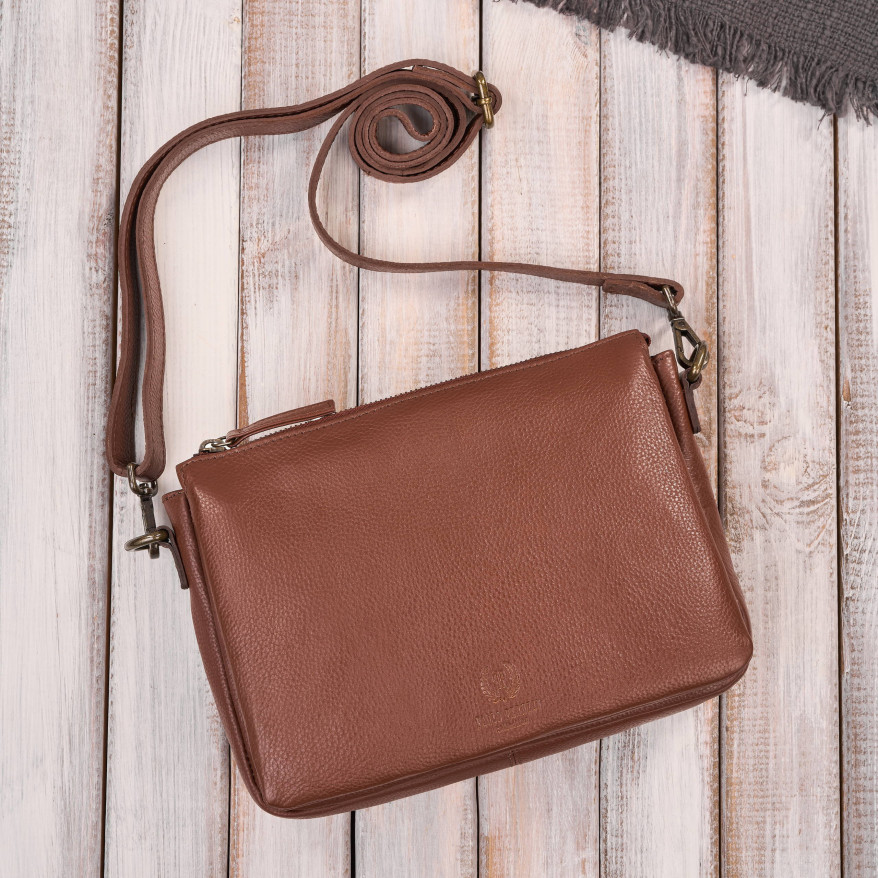 Torebka damska skórzana na ramię koniakowa kompaktowa listonoszka IM-04-CG