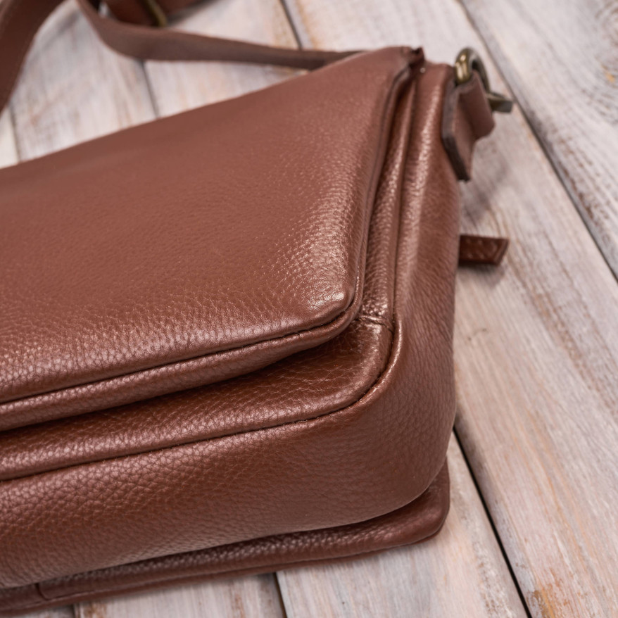 Torebka damska skórzana na ramię koniakowa kompaktowa listonoszka IM-04-CG