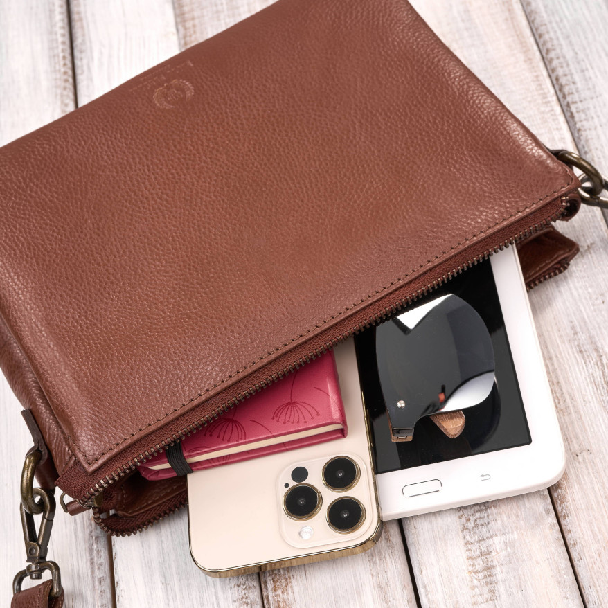 Torebka damska skórzana na ramię koniakowa kompaktowa listonoszka IM-04-CG