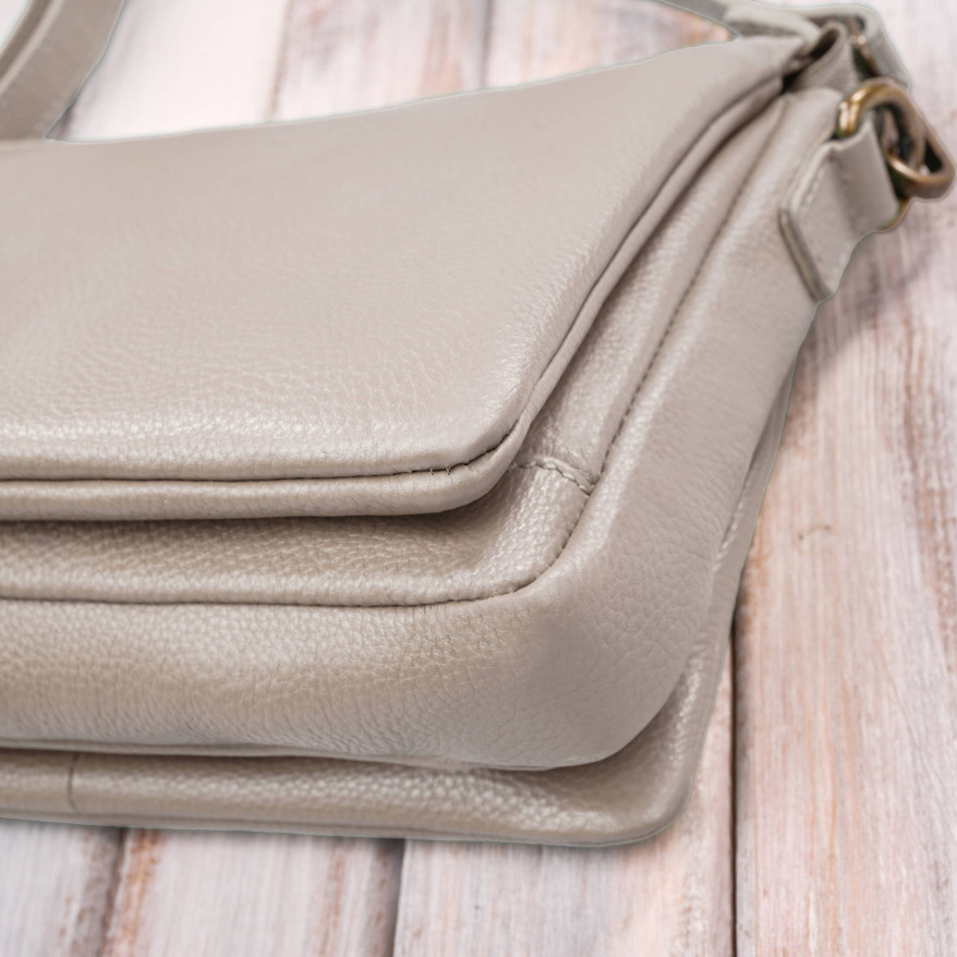 Torebka damska skórzana na ramię kremowa kompaktowa listonoszka IM-04-CR