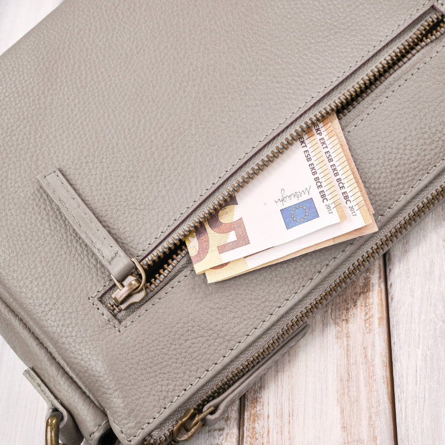 Torebka damska skórzana na ramię kremowa kompaktowa listonoszka IM-04-CR