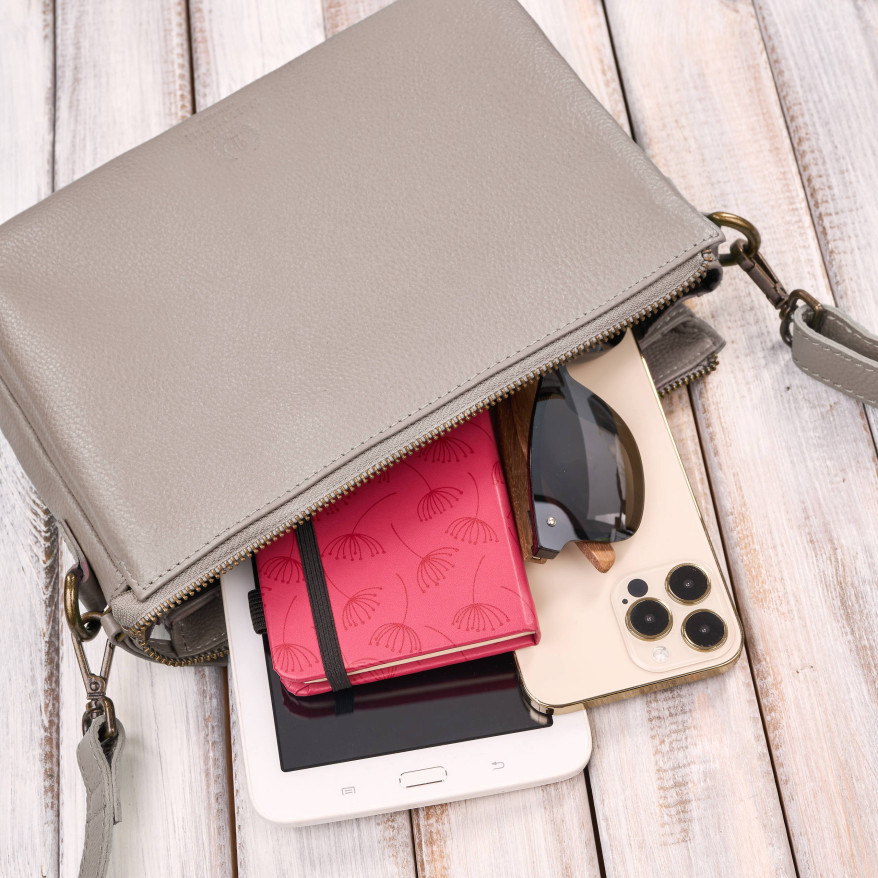 Torebka damska skórzana na ramię kremowa kompaktowa listonoszka IM-04-CR