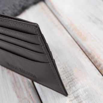 Skórzane etui na karty kredytowe z RFID klasyczne brązowe z wycięciem