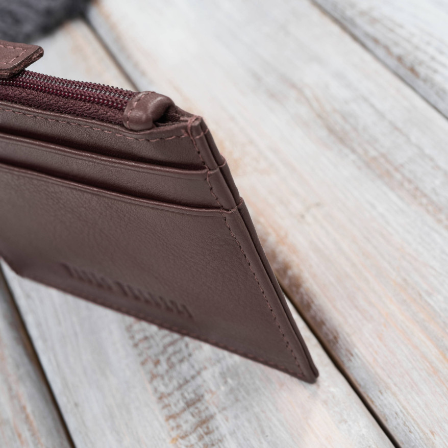 Skórzane etui na karty z kieszonką na suwak RFID koniakowe