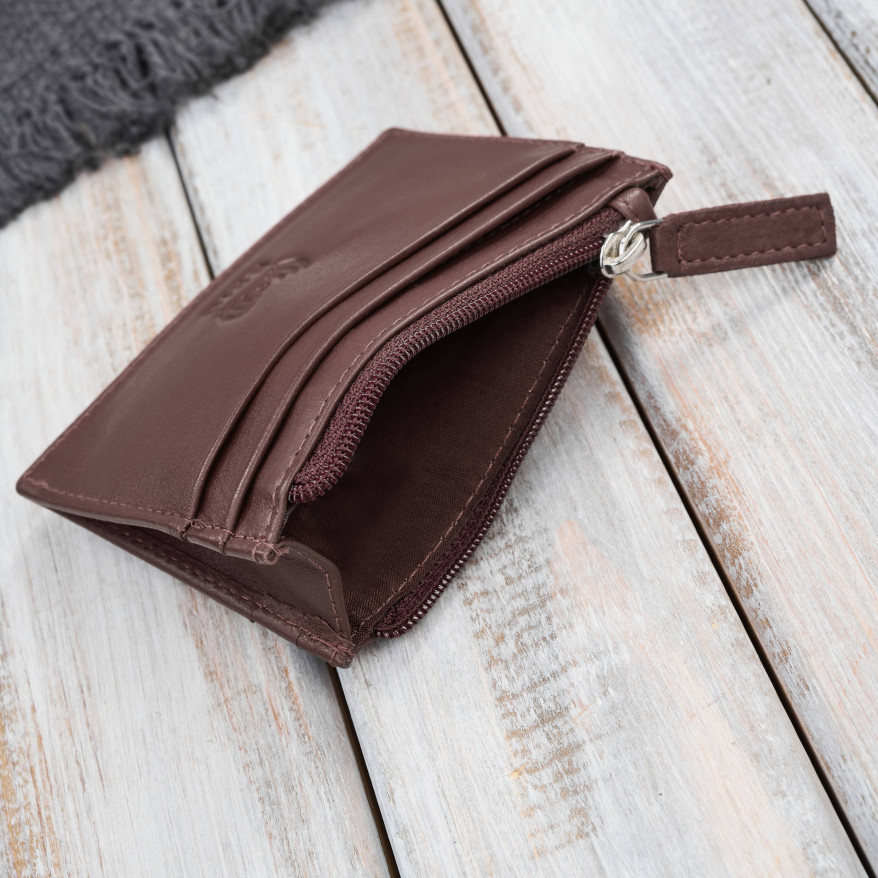 Skórzane etui na karty z kieszonką na suwak RFID koniakowe