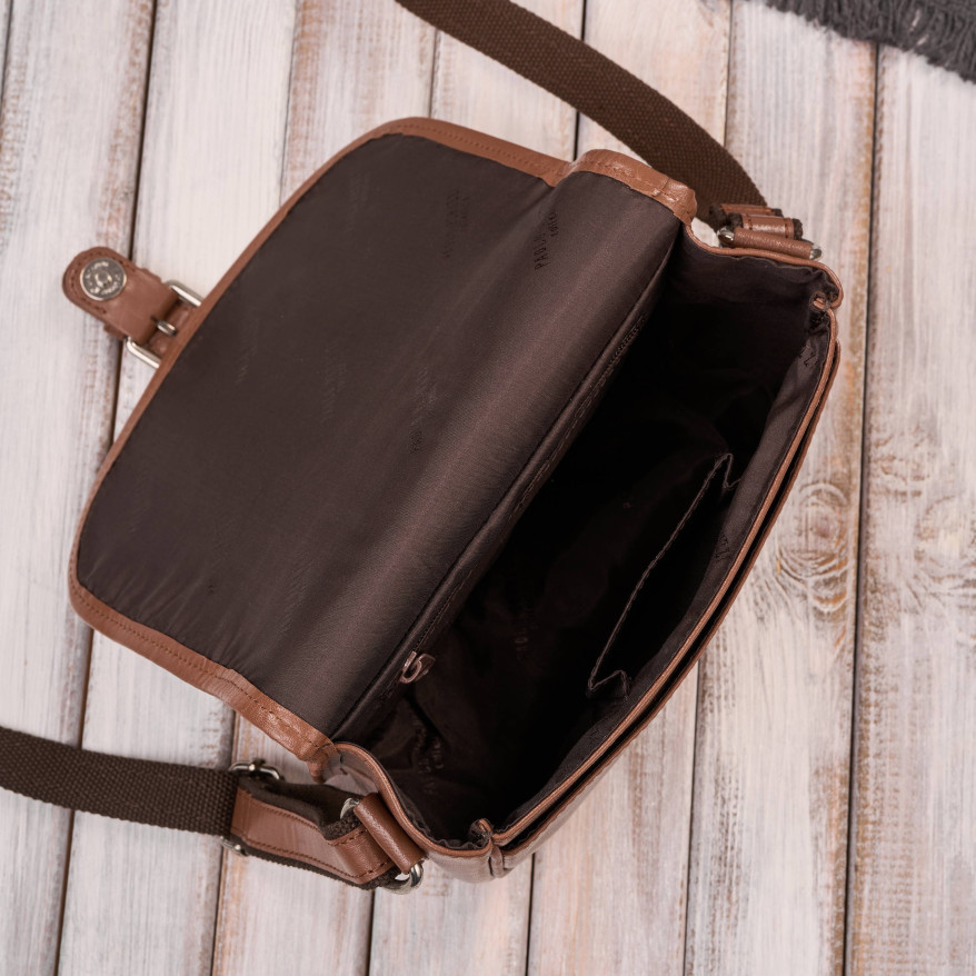 Torebka damska skórzana listonoszka ze skóry licowej czerwona T-39-KRD