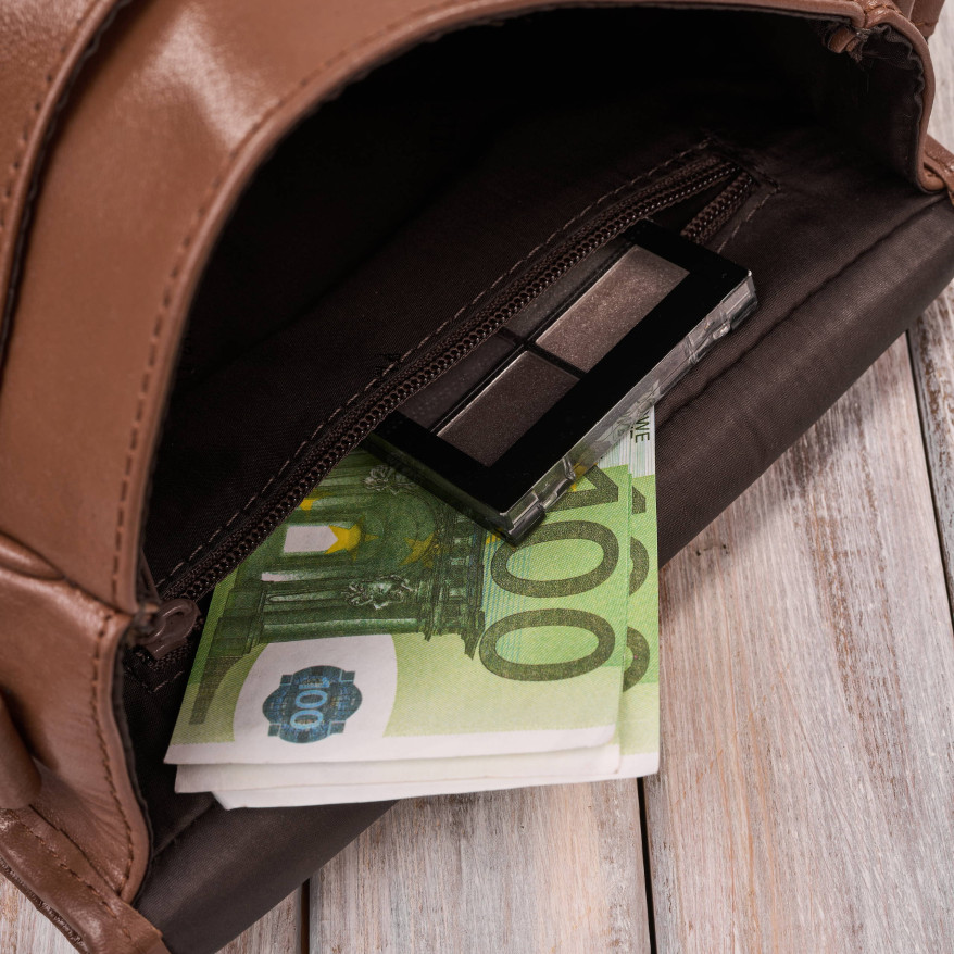 Torebka damska skórzana listonoszka ze skóry licowej czerwona T-39-KRD