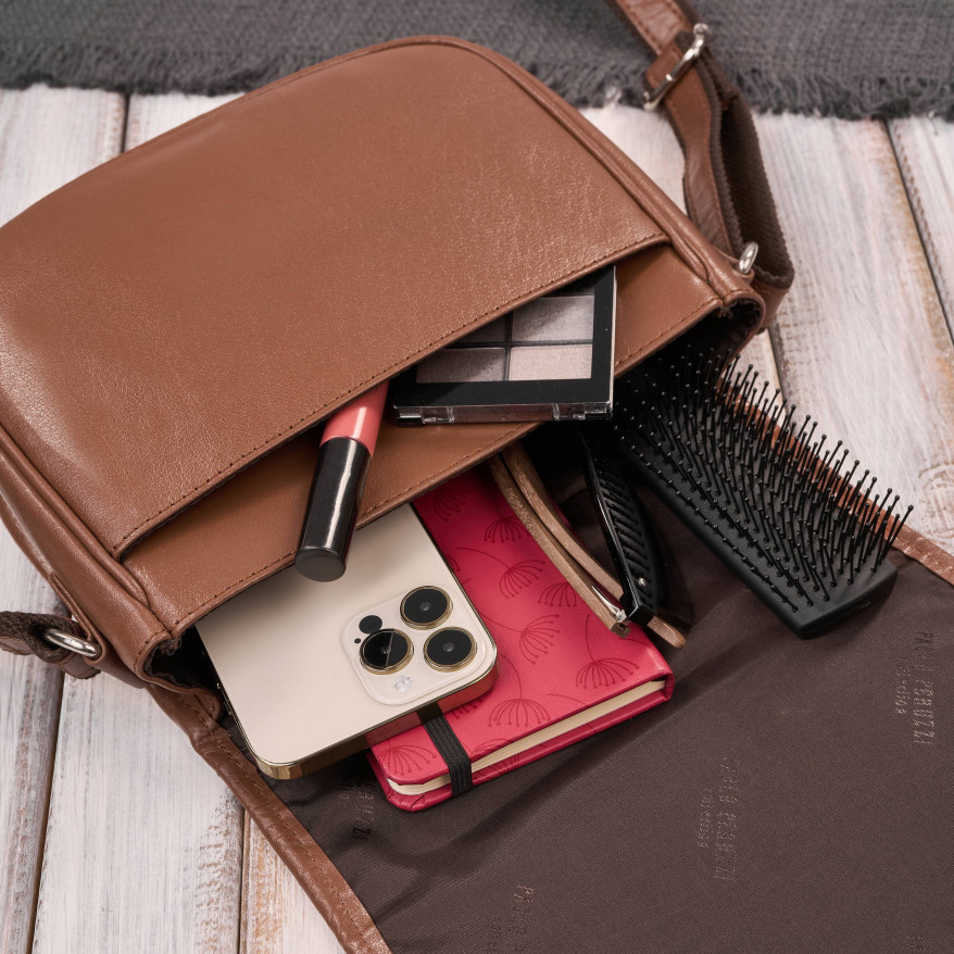 Torebka damska skórzana listonoszka ze skóry licowej czerwona T-39-KRD