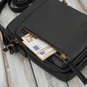 Saszetka męska skórzana na ramię czarna Paolo Peruzzi IM-02-BL | Mała i funkcjonalna