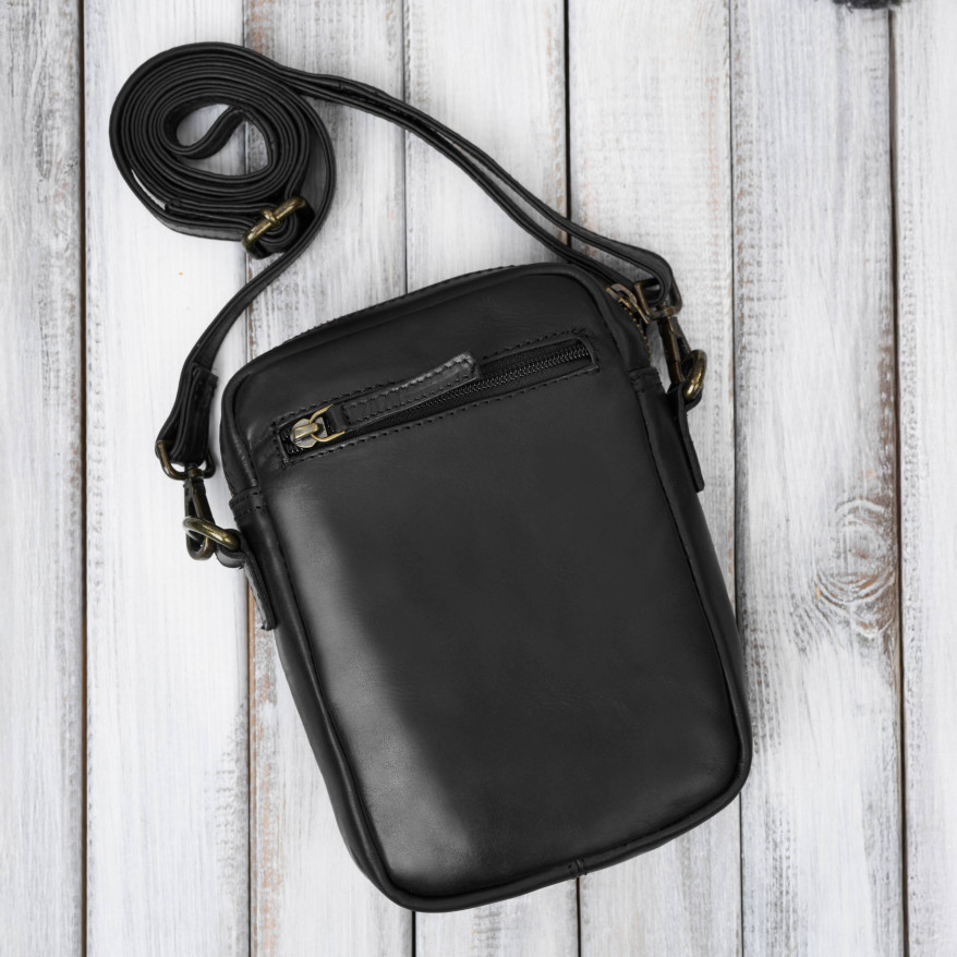 Saszetka męska skórzana na ramię czarna Paolo Peruzzi IM-02-BL | Mała i funkcjonalna