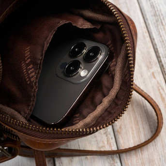 Saszetka męska skórzana na ramię brązowa Paolo Peruzzi IM-02-BR | Mała i funkcjonalna