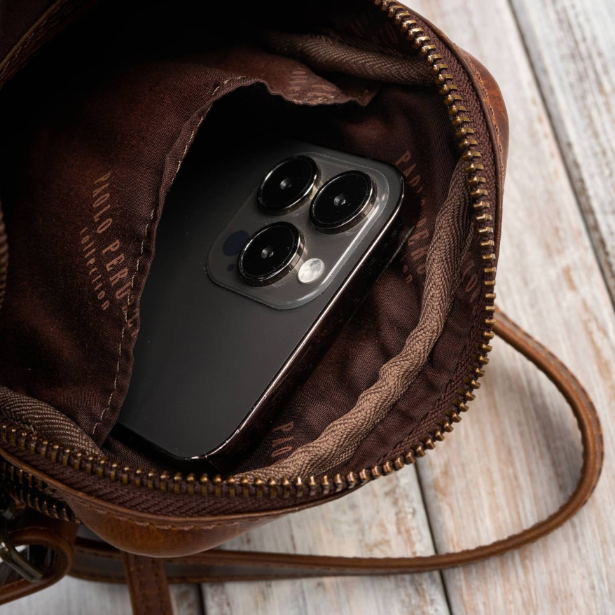 Saszetka męska skórzana na ramię brązowa Paolo Peruzzi IM-02-BR | Mała i funkcjonalna