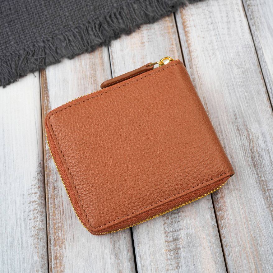 Portfel damski skórzany koniakowy mały RFID Paolo Peruzzi KV-04-CG – poziomy, zapinany na zamek