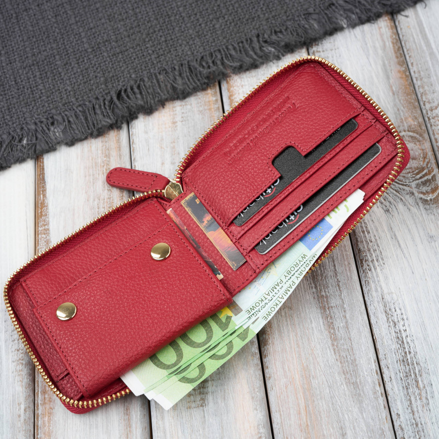 Portfel damski skórzany czerwony mały RFID Paolo Peruzzi KV-04-RD – poziomy, zapinany na zamek