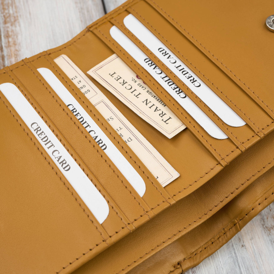 Portfel damski skórzany mały żółty w orientacji poziomej z RFID Paolo Peruzzi SL-06-MNG