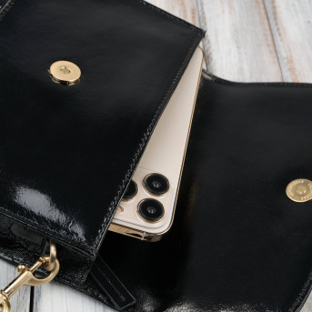 Mała czarna torebka damska skórzana lakierowana kopertówka Paolo Peruzzi AY-18-BL