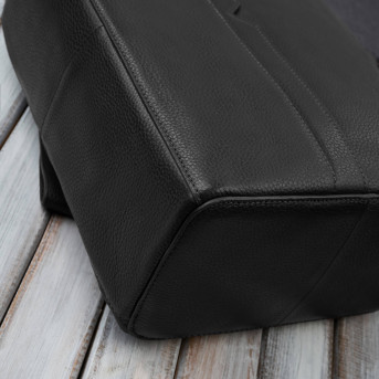 Plecak skórzany czarny miejski do pracy premium kompaktowy Paolo Peruzzi T-144-BL