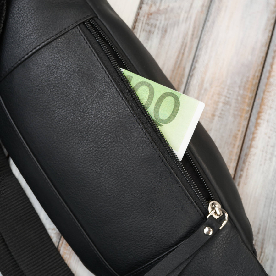 Saszetka męska skórzana nerka na pas czarna modna pojemna Paolo Peruzzi AY-28-BL