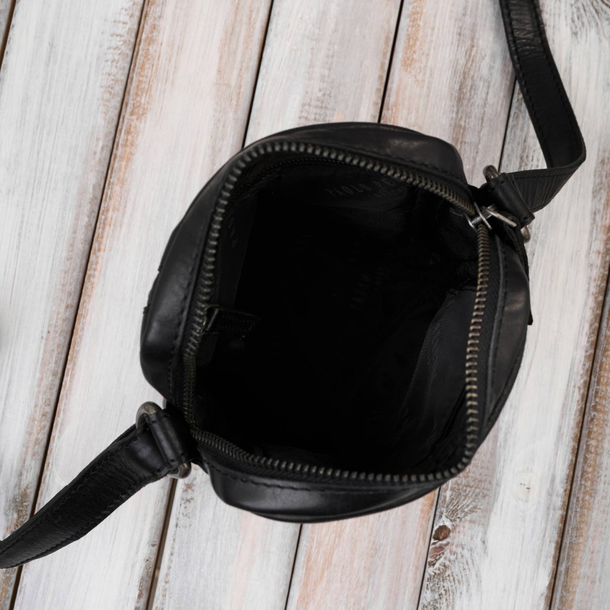 Saszetka męska skórzana na ramię klasyczna czarna mała funkcjonalna Paolo Peruzzi SL-03-BL