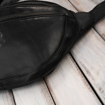 Saszetka męska nerka skórzana na pas czarna elegancka Paolo Peruzzi SL-04-BL