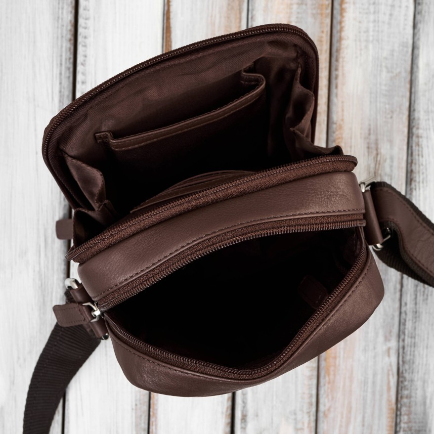 Saszetka męska skórzana brązowa na ramię – miejska, klasyczna i pojemna AY-27-BR