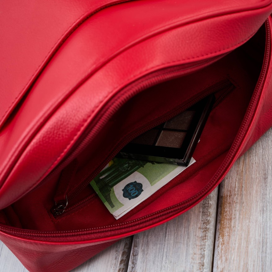 Torebka damska skórzana listonoszka na ramię czerwona Paolo Peruzzi AY-20-RD