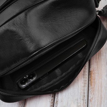 Torebka damska skórzana listonoszka Paolo Peruzzi AY-20-BL | czarna, elegancka i funkcjonalna