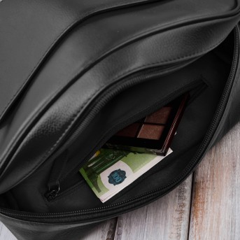 Torebka damska skórzana listonoszka Paolo Peruzzi AY-20-BL | czarna, elegancka i funkcjonalna