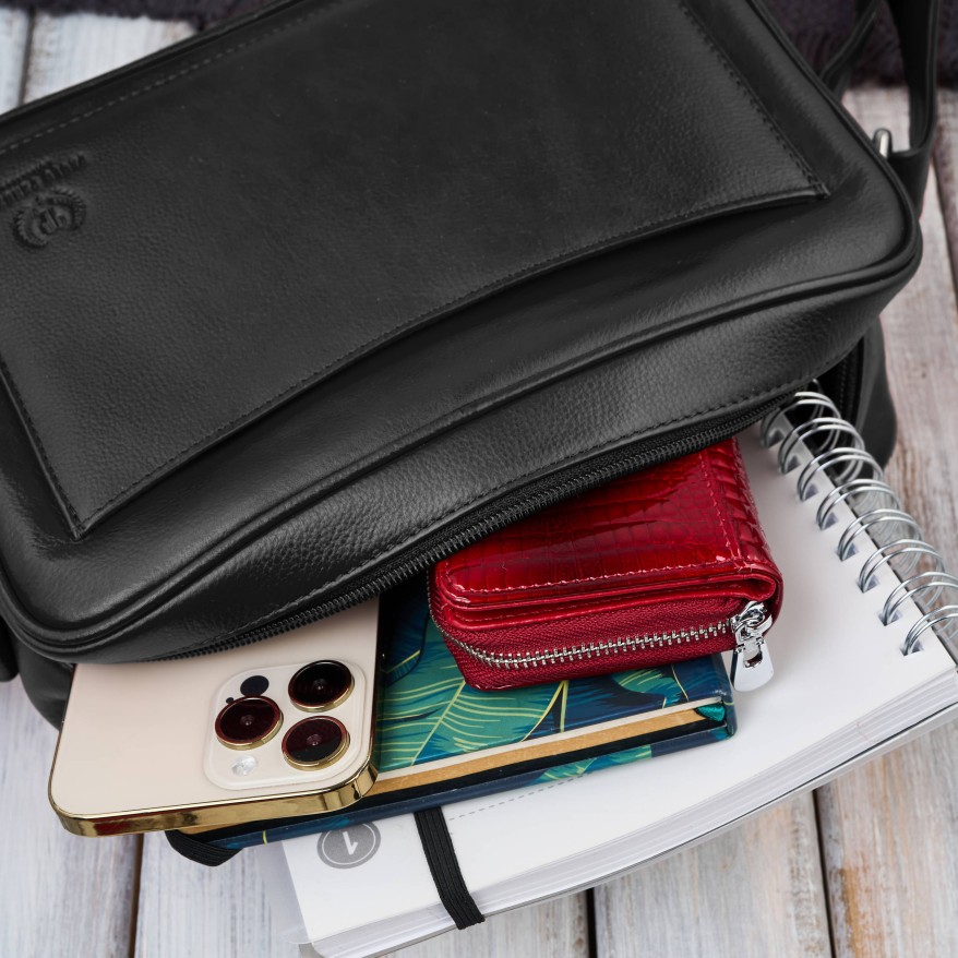 Torebka damska skórzana listonoszka Paolo Peruzzi AY-20-BL | czarna, elegancka i funkcjonalna