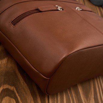 Torebka skórzana damska na ramię koniakowa listonoszka Paolo Peruzzi AY-23-CG