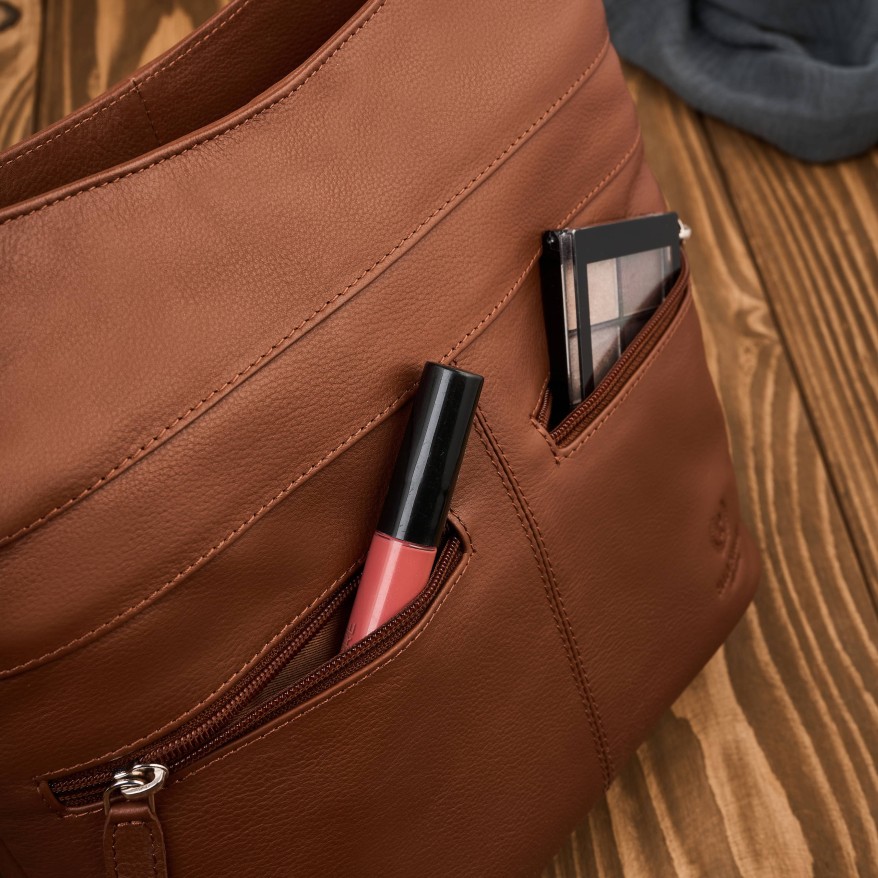 Torebka skórzana damska na ramię koniakowa listonoszka Paolo Peruzzi AY-23-CG